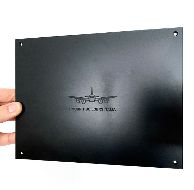 Lasercamp simulatore Efis pannello plexy inciso e tagliato a laser dettaglio 01